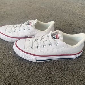 Converse Kids White Canvas Low-Top Sneakers with Red Trim- size 13